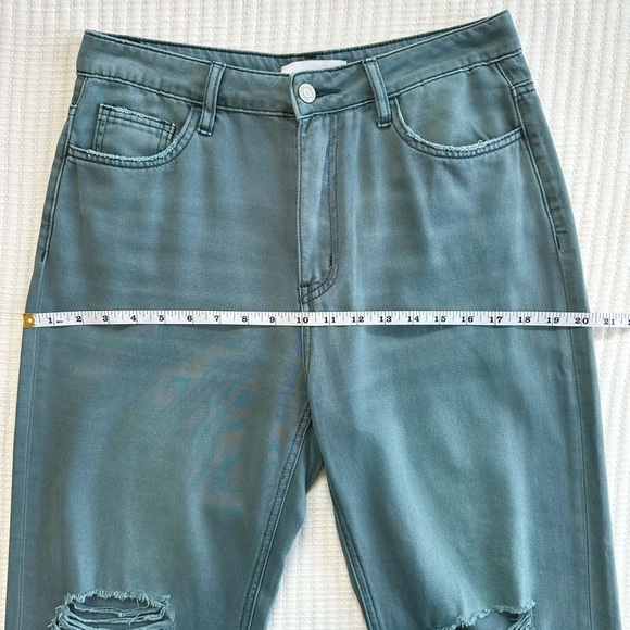 Vervet High Rise 90’s Vintage Crop Flare Jeans in Mallard Green - Picture 9 of 11